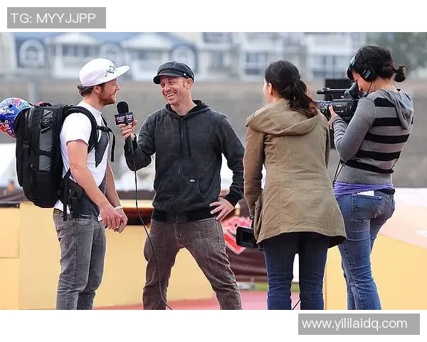 南京极限运动队在极限运动会中的默契配合与精彩表现点评分析